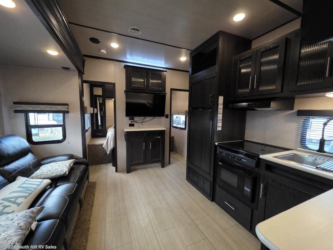 2019 Forest River XLR Hyperlite 28HFX - Used Toy Hauler For Sale by South Hill RV Sales in Yelm, Washington features Queen Bed, Skylight, Black Tank Flush, Ramp, Power Roof Vent