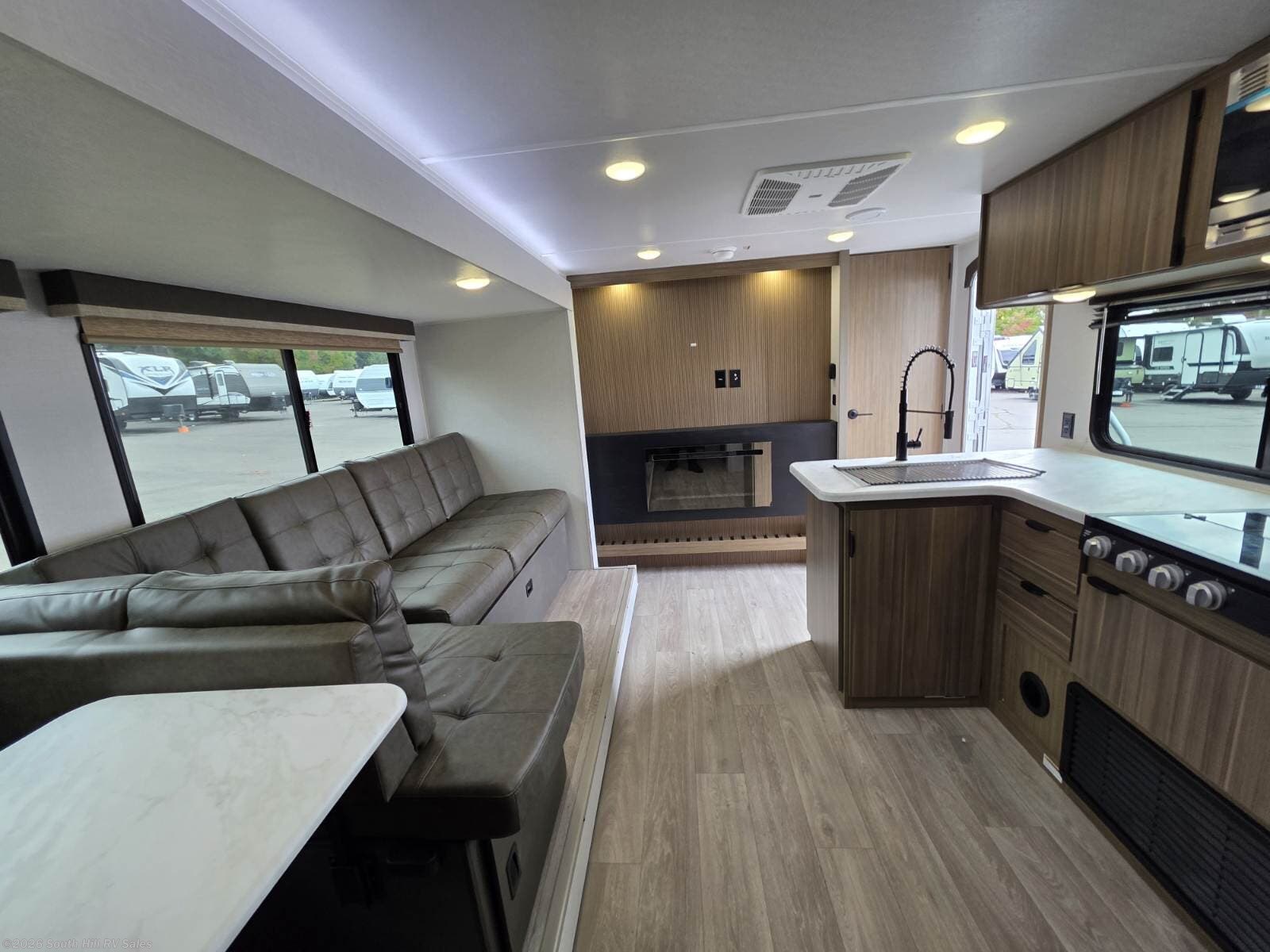 2027 Forest River Salem Cruise Lite 273QBXL - New Travel Trailer For Sale by South Hill RV Sales in Yelm, Washington features Medicine Cabinet, Non-Smoking Unit, Microwave, Stove Top Burner, Refrigerator