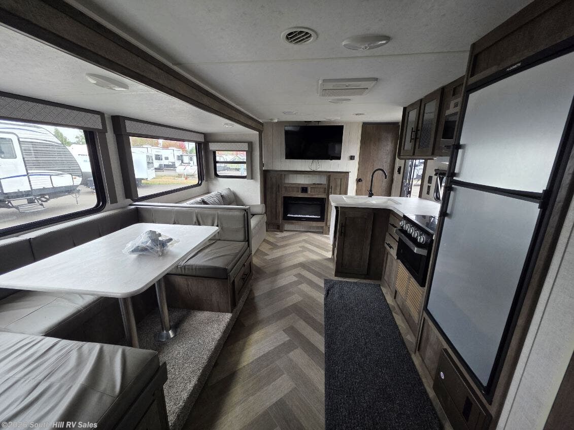 2020 Forest River Salem Cruise Lite 263BHXL - Used Travel Trailer For Sale by South Hill RV Sales in Yelm, Washington features Shower, Pantry, Dinette, Bunk Beds