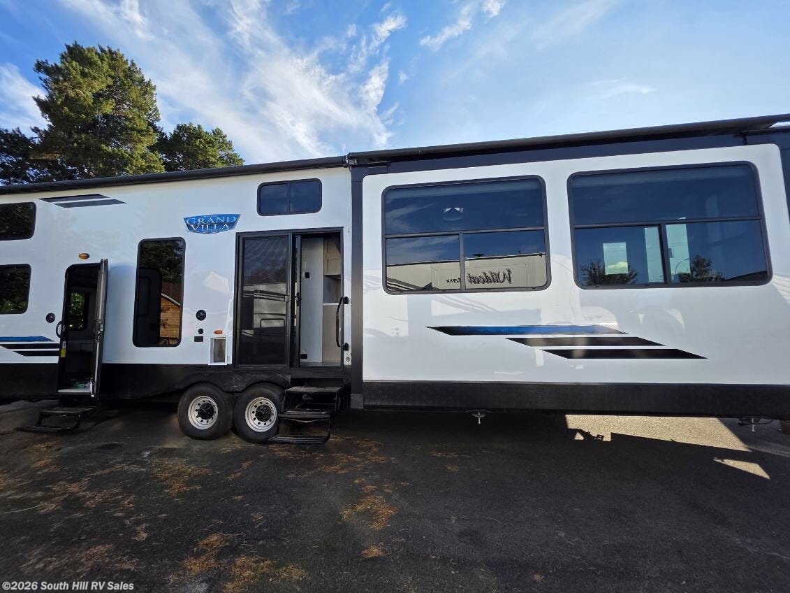 Used 2024 Forest River Salem Grand Villa 42FLDL available in Yelm, Washington
