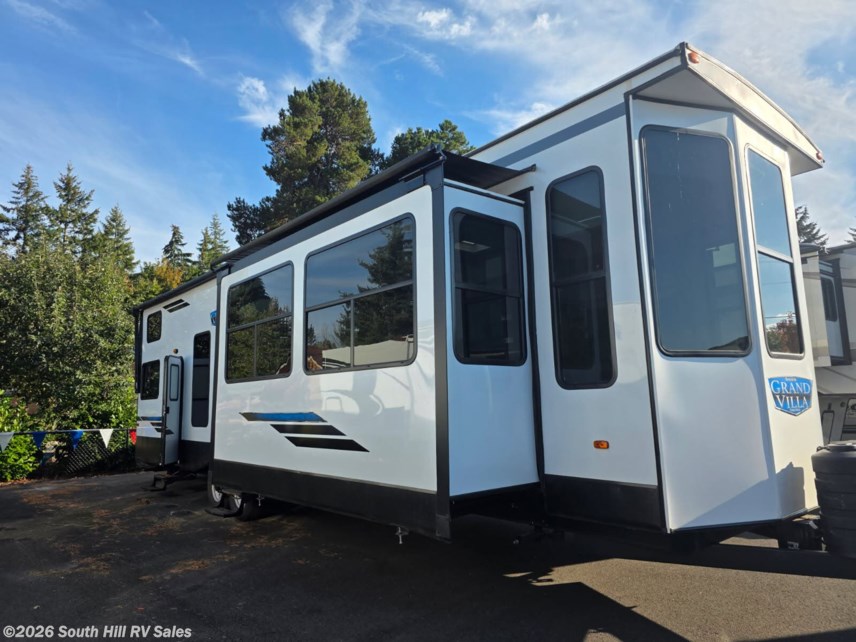 Used 2024 Forest River Salem Grand Villa 42FLDL available in Yelm, Washington