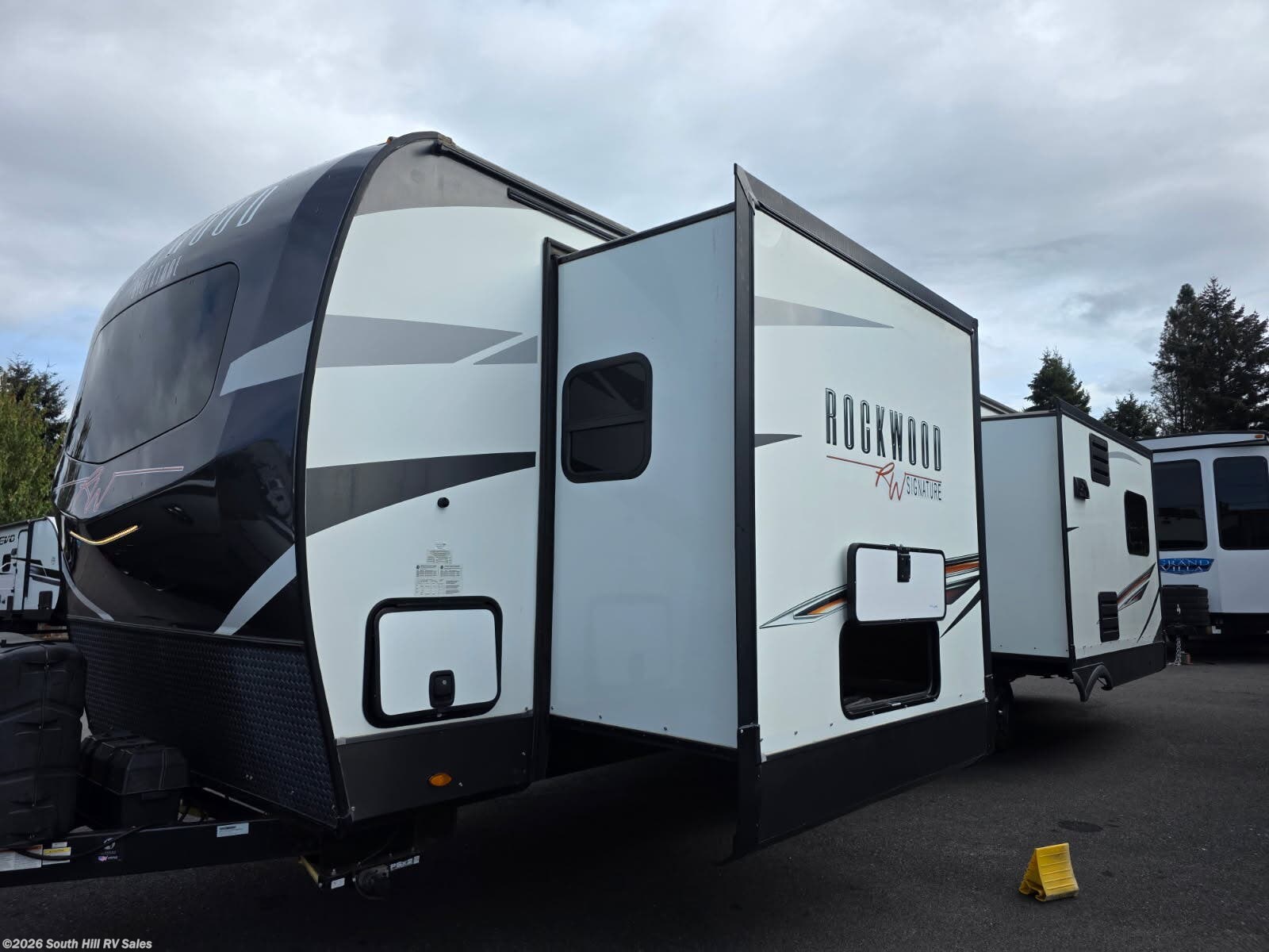 2021 Rockwood Signature 8329SB by Forest River from South Hill RV Sales in Yelm, Washington