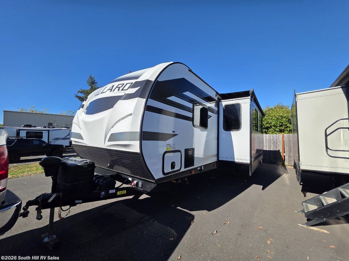 2022 Heartland Mallard 26BHS - Used Travel Trailer For Sale by South Hill RV Sales in Yelm, Washington features Smoke Detector, Oven, Leveling Jacks, Day/Night Shades, Furnace