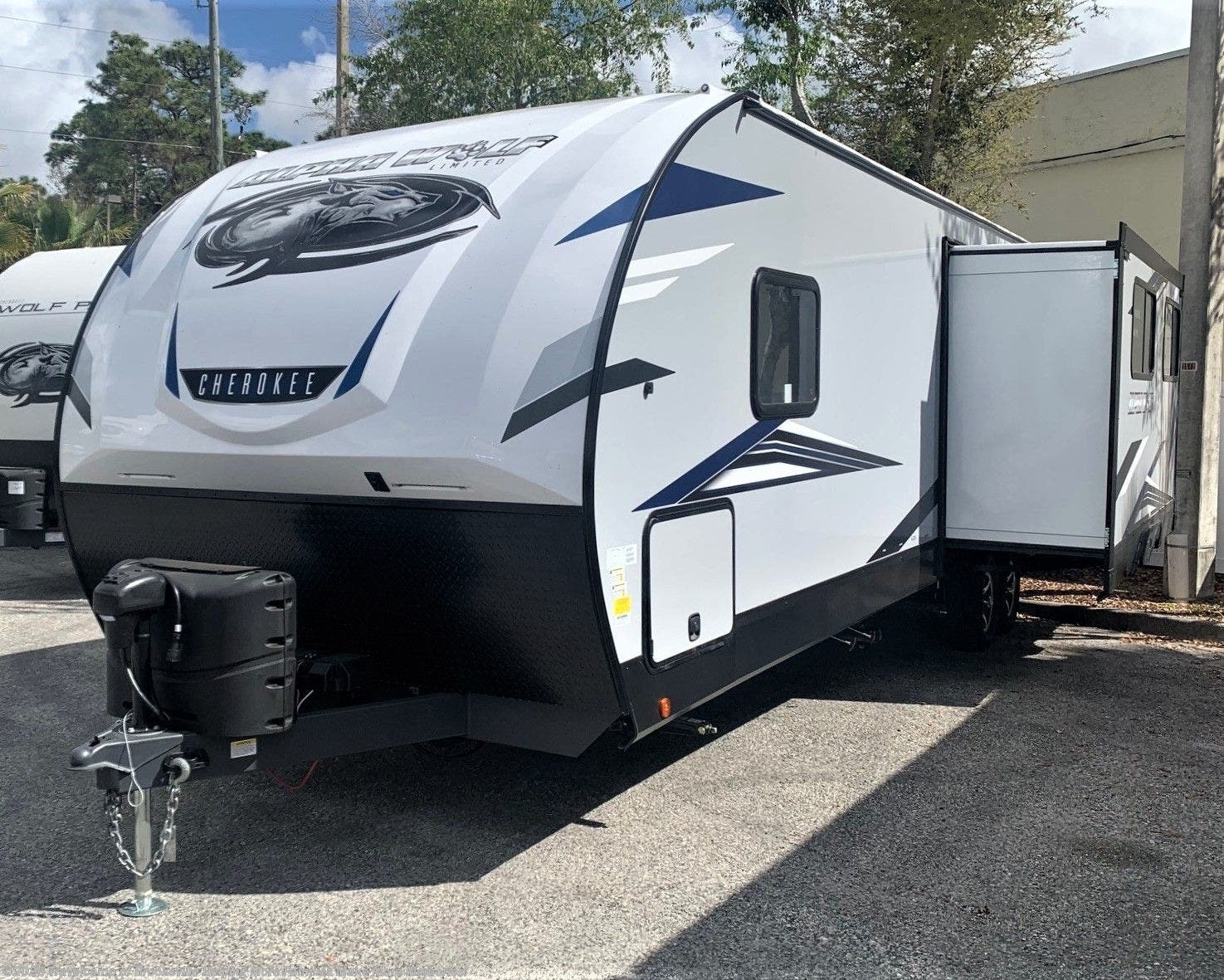 2022 Cherokee ALPHA WOLF 30DBHL RV for Sale in Brooksville, FL 34613