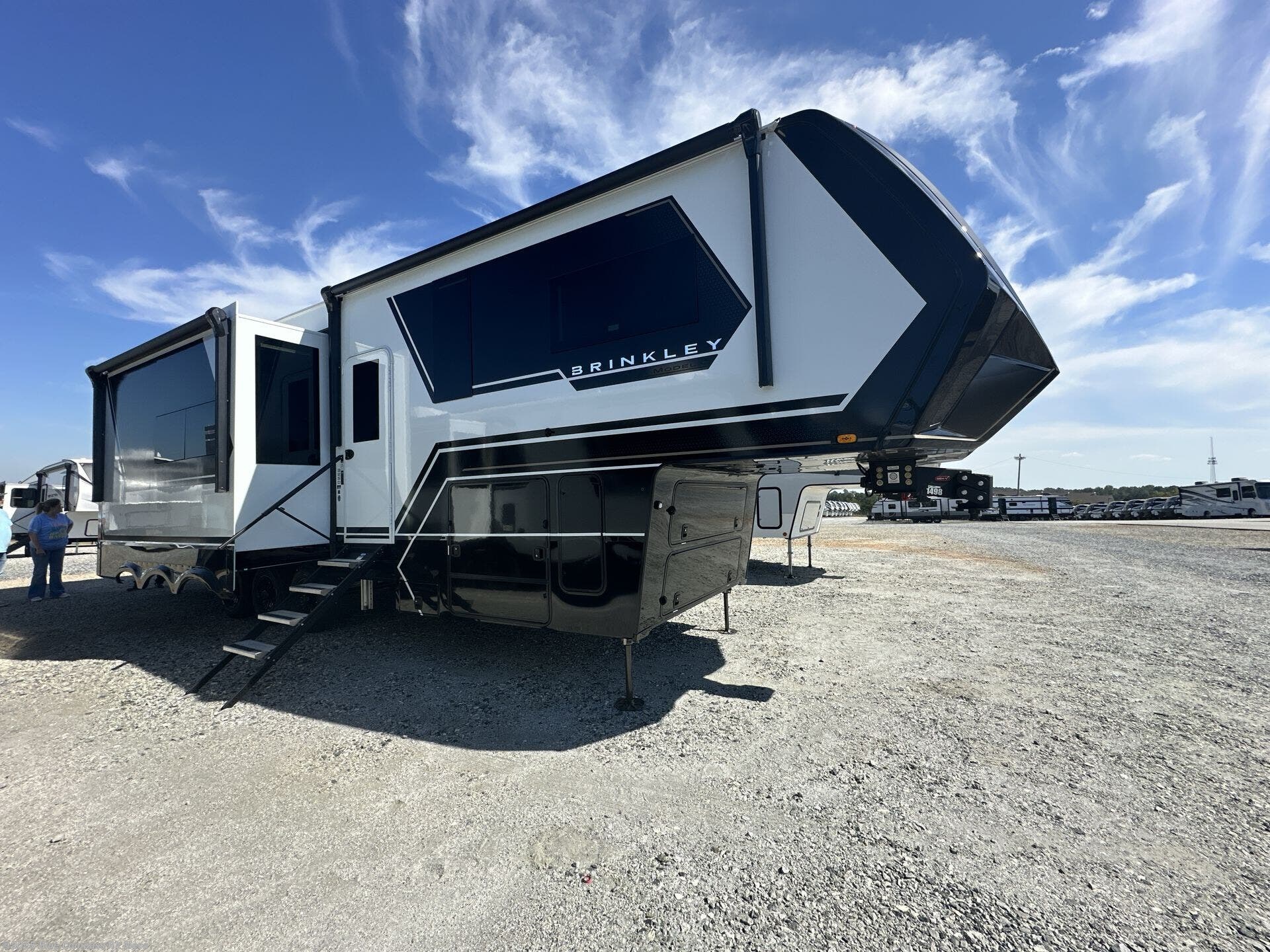 2025 Brinkley RV Model G 3250 RV for Sale in Mesa, AZ 85202 T99194