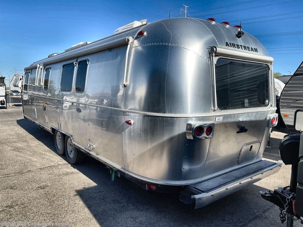 Used 2019 Airstream Classic 33FB available in Surprise, Arizona