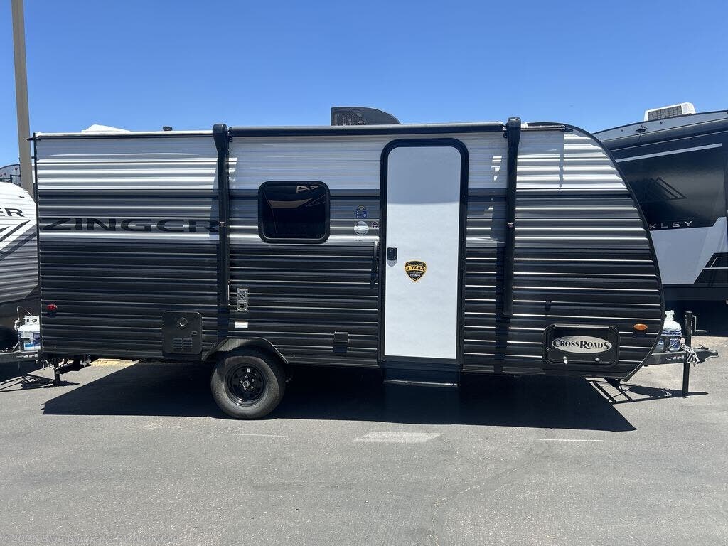 2025 Zinger Lite 18BH by CrossRoads from Blue Compass RV Avondale in Avondale, Arizona