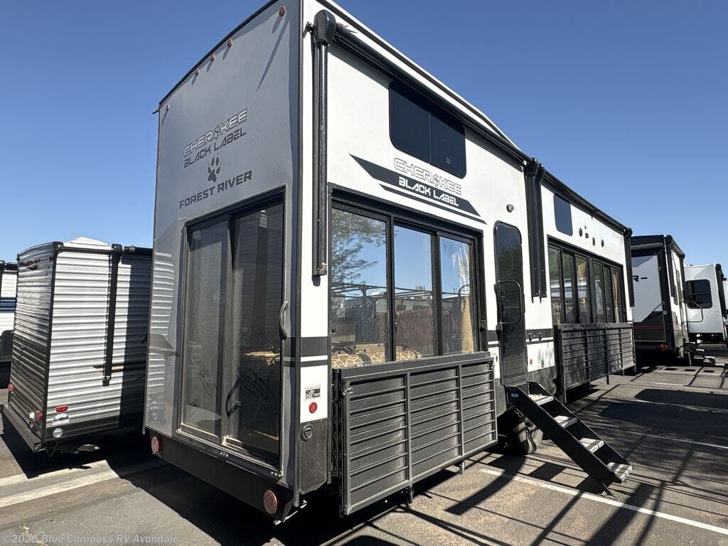2026 Cherokee Timberwolf Black Label 27MDKBL by Forest River from Blue Compass RV Avondale in Avondale, Arizona