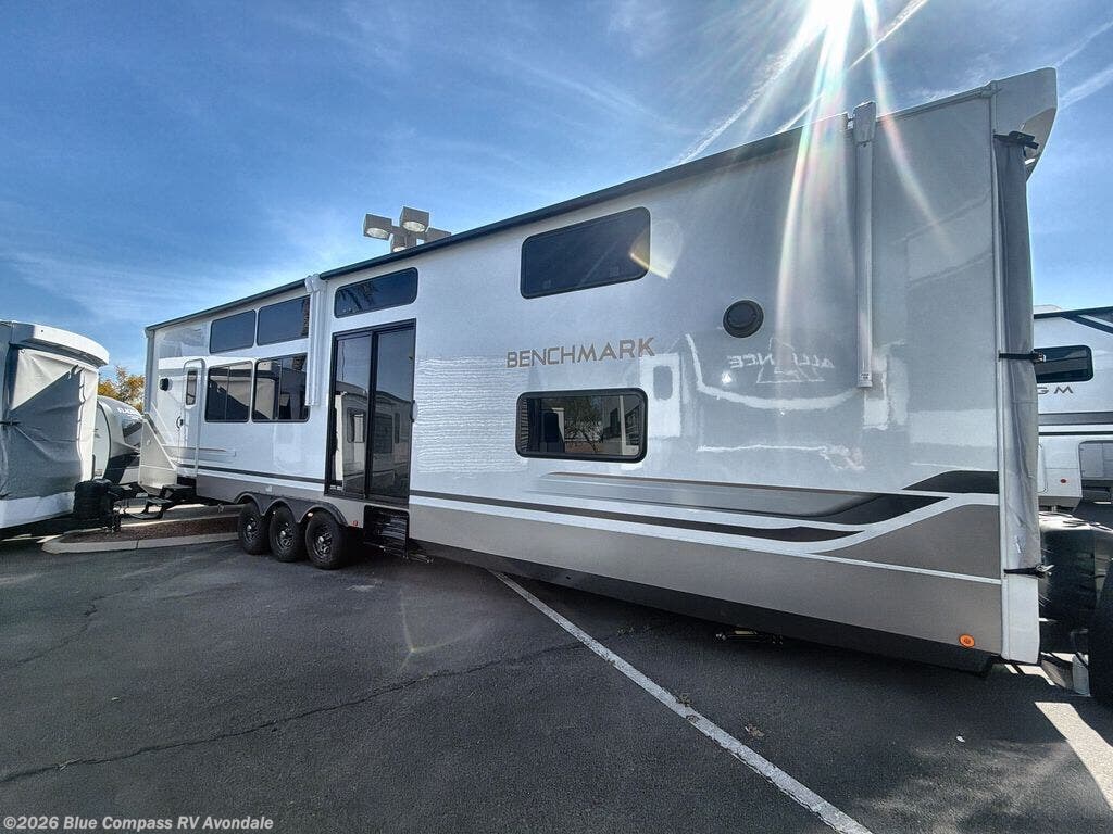 2026 Benchmark 44LFT by Alliance RV from Blue Compass RV Avondale in Avondale, Arizona