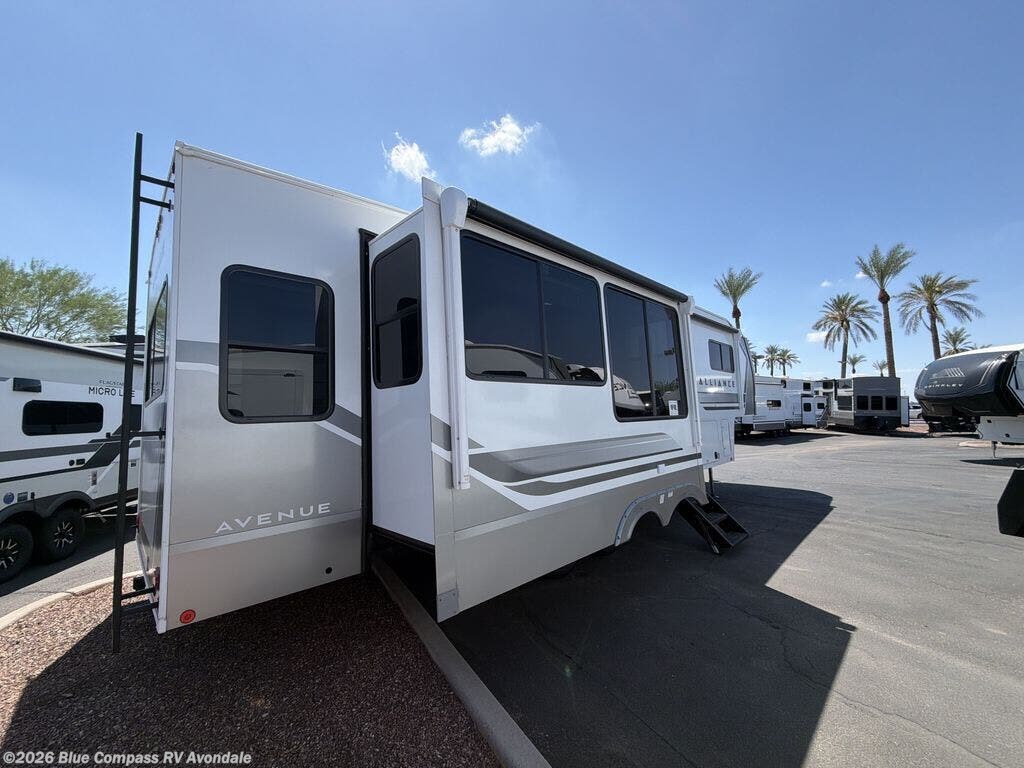 2027 Avenue 32RLS by Alliance RV from Blue Compass RV Avondale in Avondale, Arizona