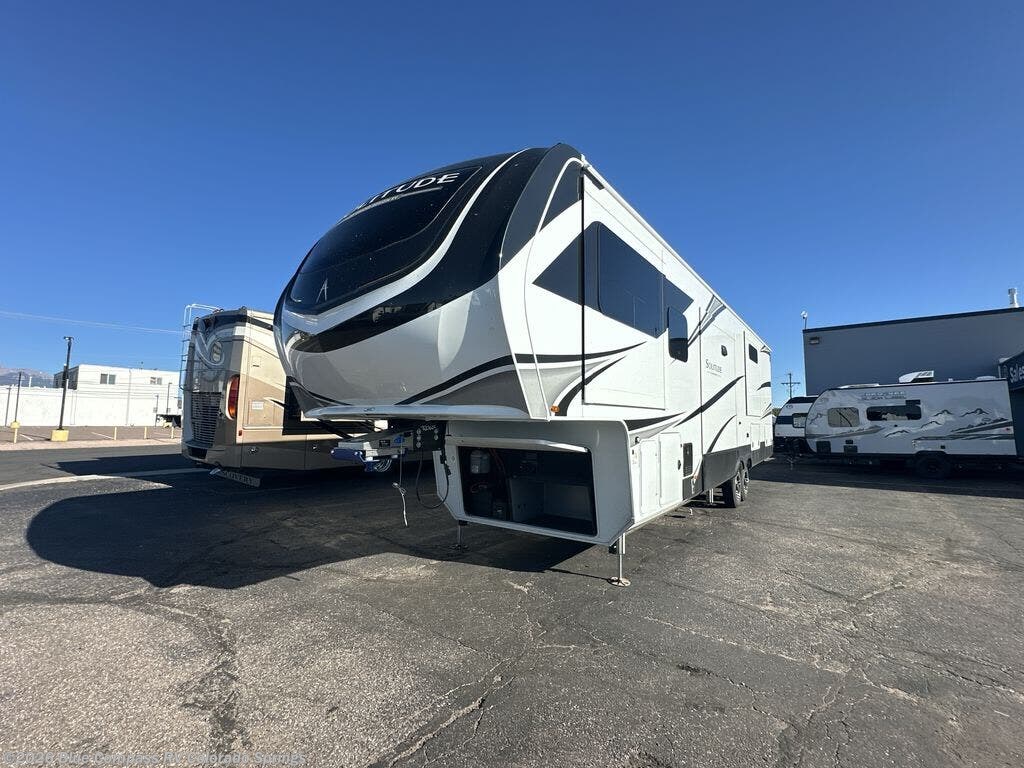 2025 Solitude 380FL by Grand Design from Blue Compass RV Colorado Springs in Colorado Springs, Colorado