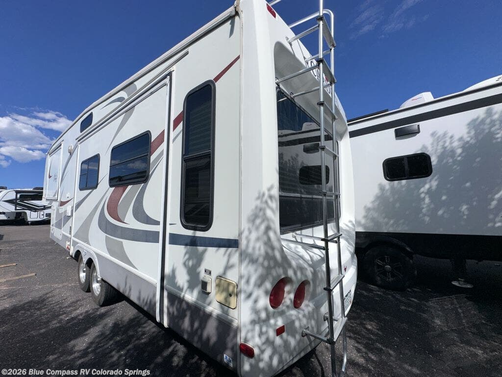 Used 2006 Forest River Cardinal 30ts  30ts available in Colorado Springs, Colorado