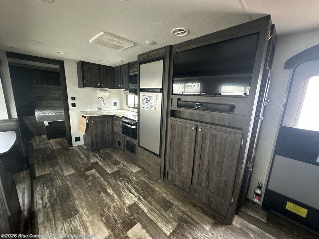 2020 Starcraft Super Lite 281BH - Used Travel Trailer For Sale by Blue Compass RV Colorado Springs in Colorado Springs, Colorado