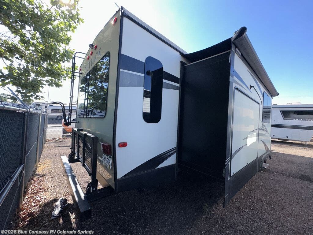 2018 Keystone Outback 330RL - Used Travel Trailer For Sale by Blue Compass RV Colorado Springs in Colorado Springs, Colorado