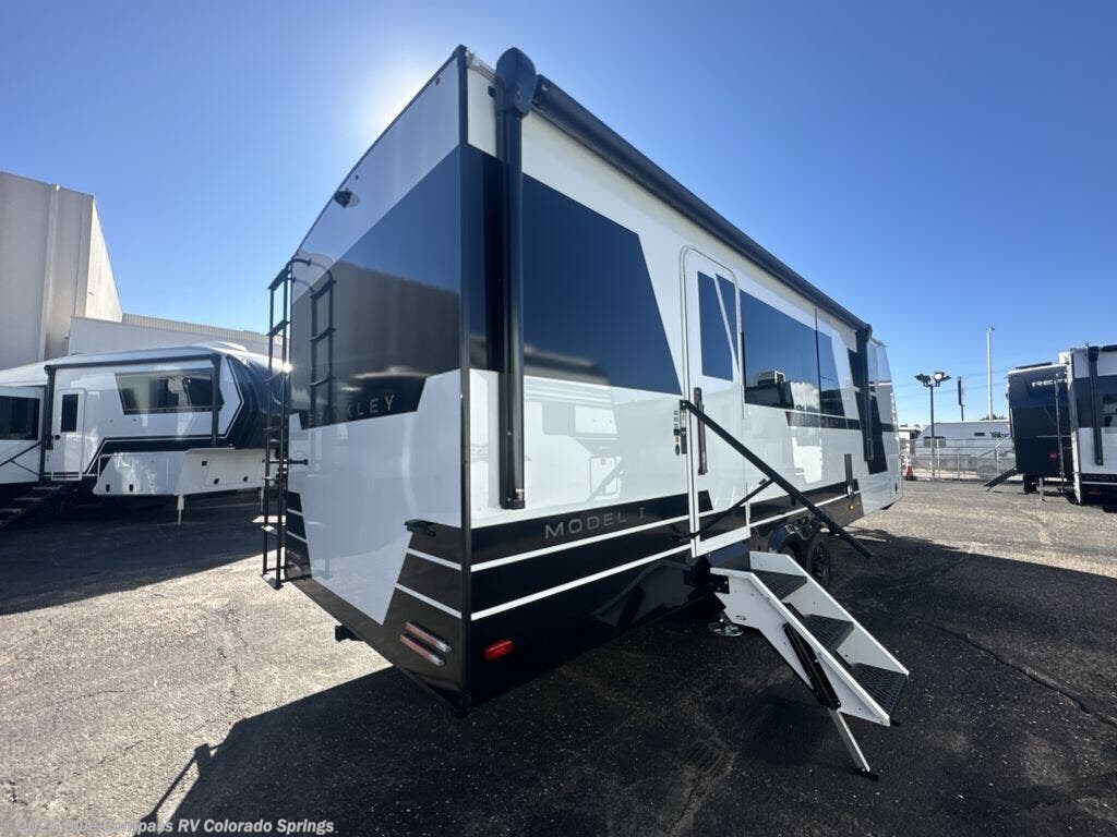 2027 Model I 265 by Brinkley RV from Blue Compass RV Colorado Springs in Colorado Springs, Colorado