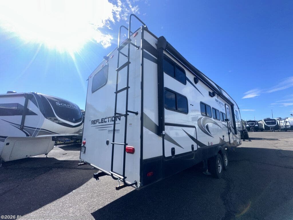 2022 Grand Design Reflection 28BH - Used Fifth Wheel For Sale by Blue Compass RV Colorado Springs in Colorado Springs, Colorado features Slideout