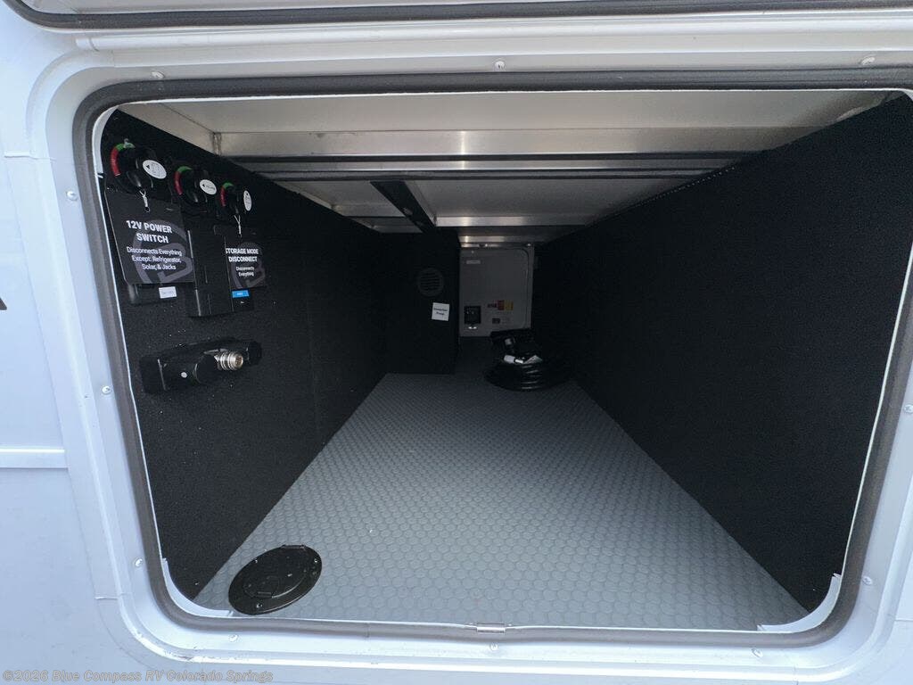 2027 Model I 275 by Brinkley RV from Blue Compass RV Colorado Springs in Colorado Springs, Colorado