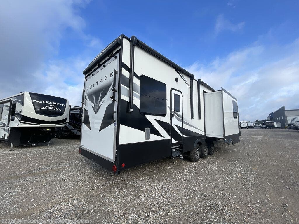 Used 2022 Dutchmen Voltage 4225 available in Colorado Springs, Colorado