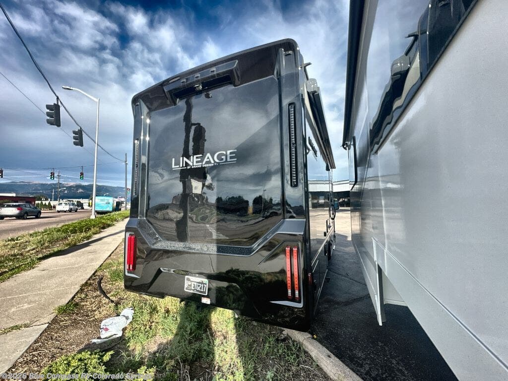 2025 Grand Design Lineage 25fw - Used Class C For Sale by Blue Compass RV Colorado Springs in Colorado Springs, Colorado