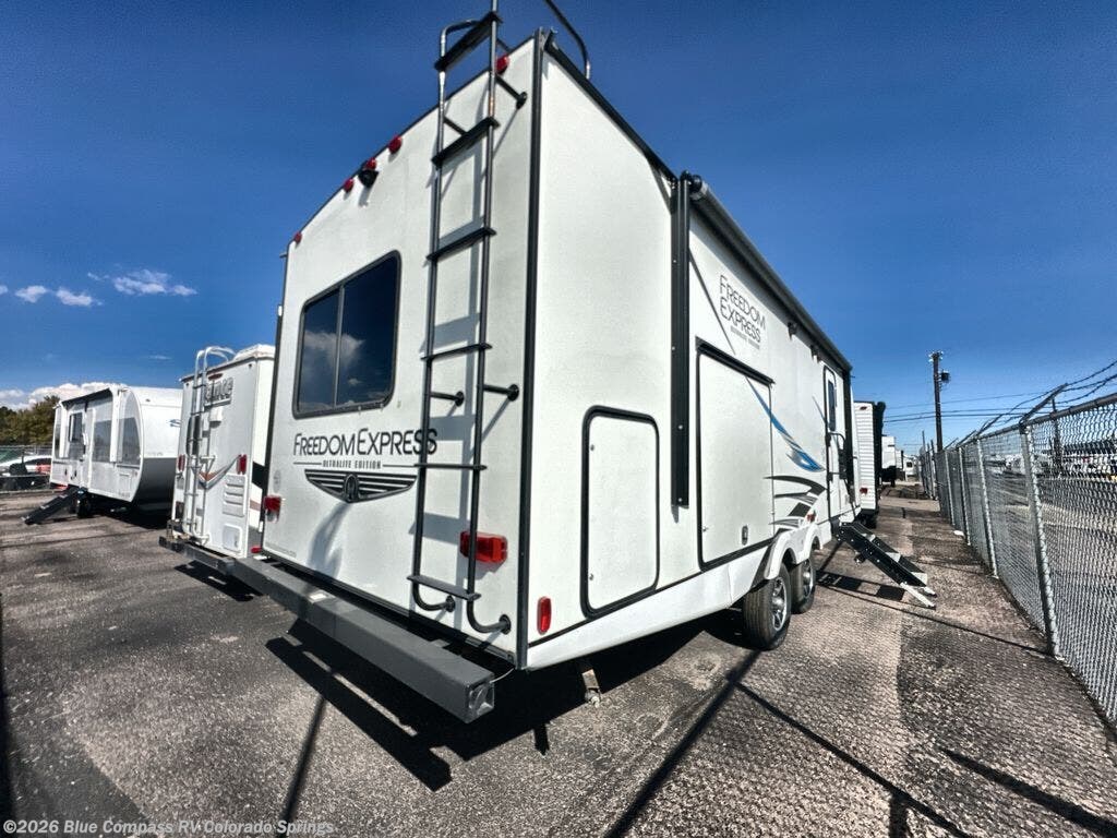 2021 Freedom Express Ultra Lite 259FKDS by Coachmen from Blue Compass RV Colorado Springs in Colorado Springs, Colorado
