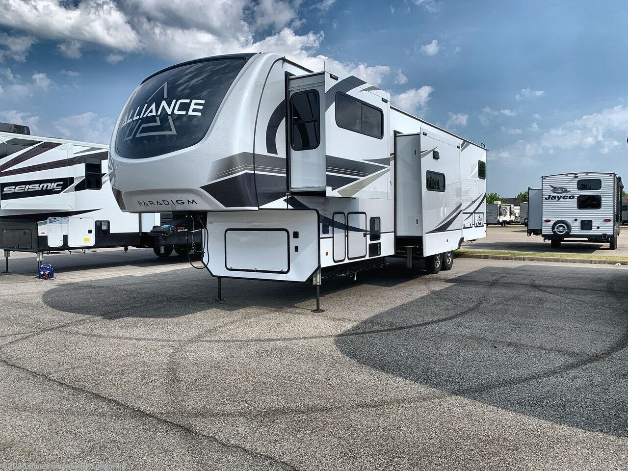 2026 Paradigm 385FL by Alliance RV from Blue Compass RV Longmont in Longmont, Colorado