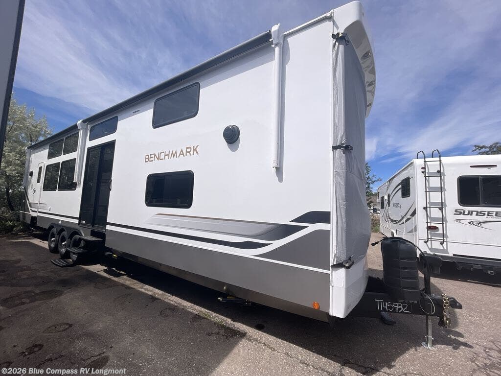 2026 Benchmark 44LFT by Alliance RV from Blue Compass RV Longmont in Longmont, Colorado