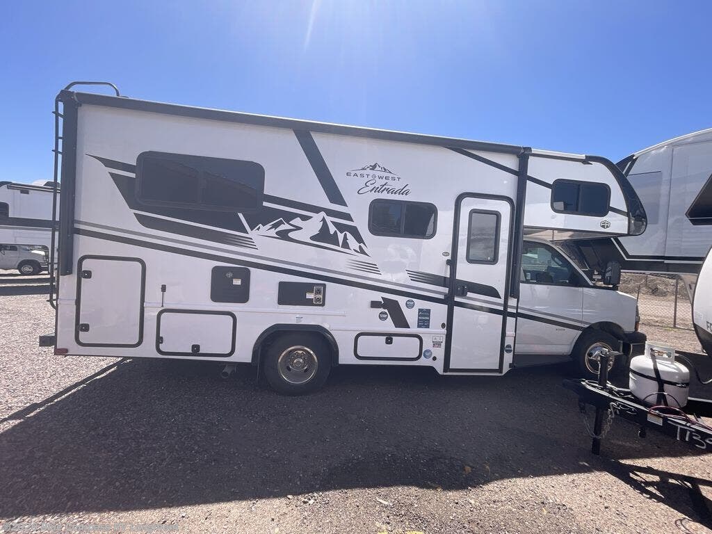 2026 East to West Entrada 210NSC - New Class C For Sale by Blue Compass RV Longmont in Longmont, Colorado