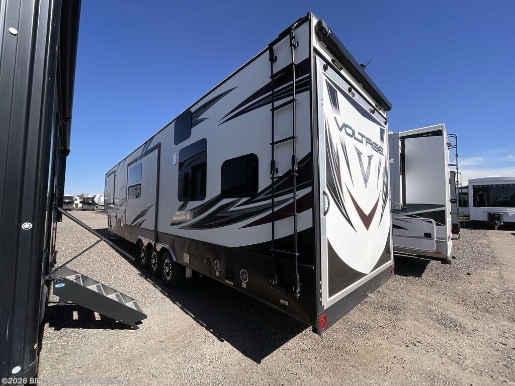 Used 2018 Dutchmen Voltage EPIC 3970 available in Longmont, Colorado