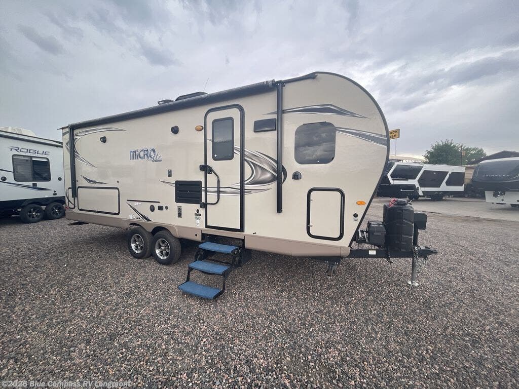 2019 Flagstaff Micro Lite 25FKS by Forest River from Blue Compass RV Longmont in Longmont, Colorado