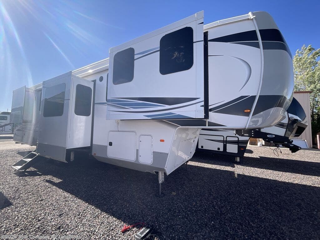 2022 Columbus 388FK by Palomino from Blue Compass RV Longmont in Longmont, Colorado