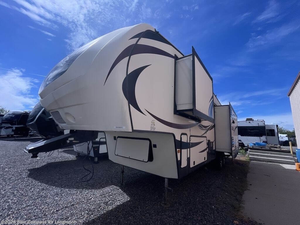 2016 Denali 307RLS by Dutchmen from Blue Compass RV Longmont in Longmont, Colorado