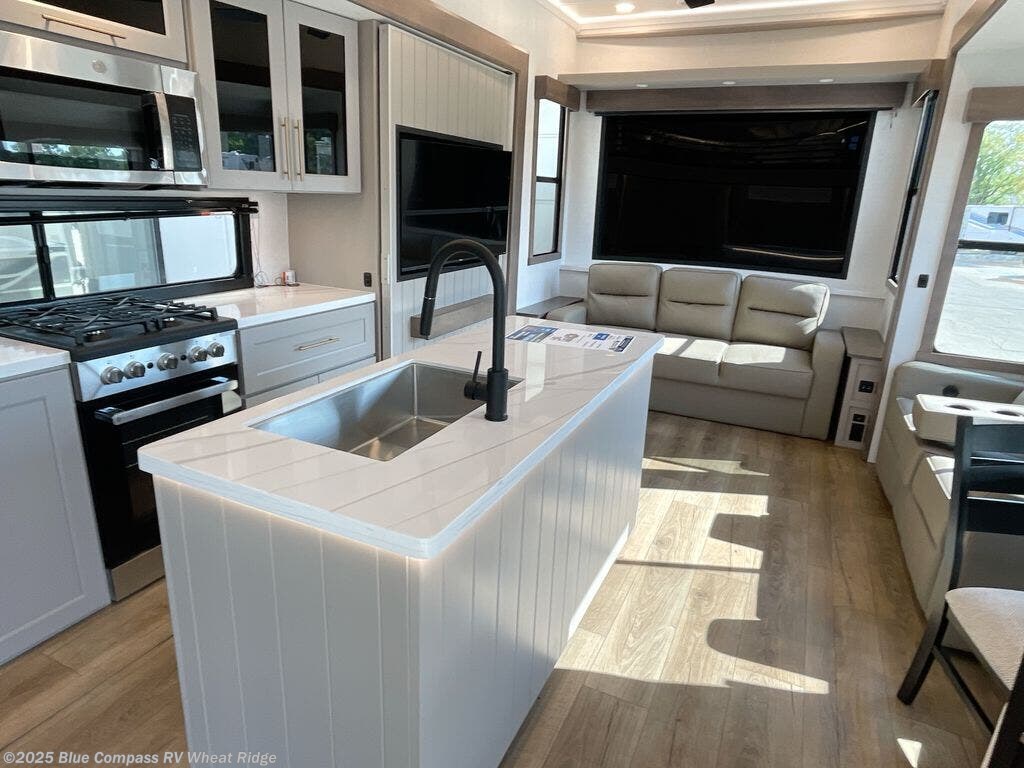 2026 Benchmark 42LFT by Alliance RV from Blue Compass RV Wheat Ridge in Wheat Ridge, Colorado