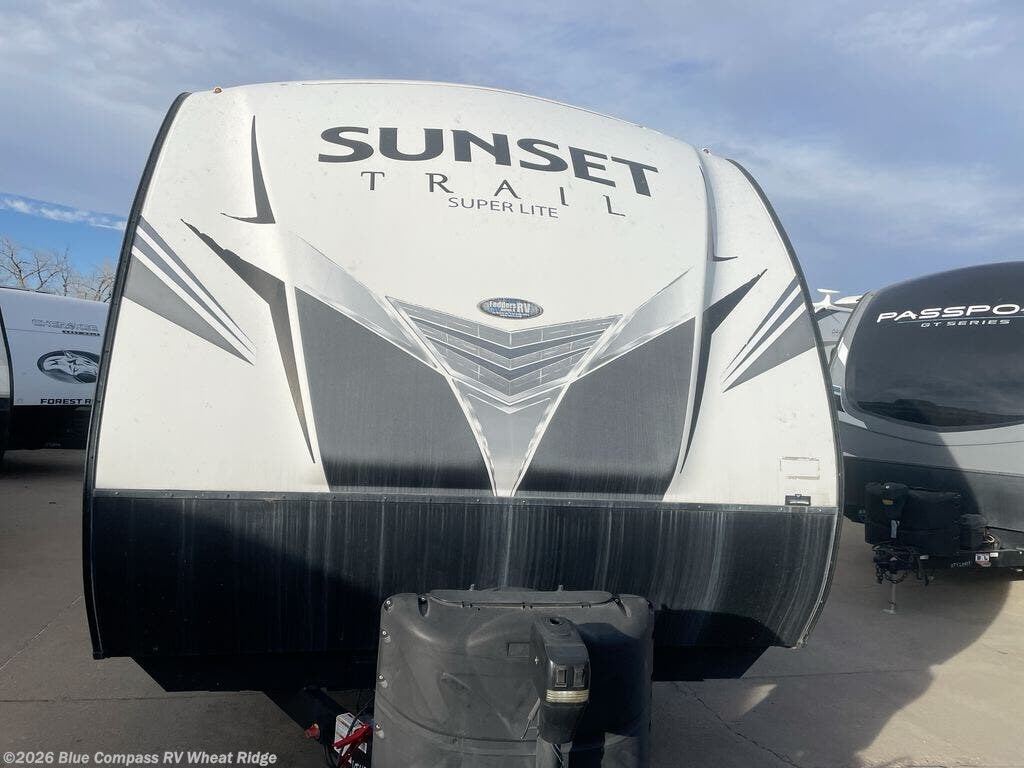 Used 2019 CrossRoads Sunset Trail Super Lite SS253RB available in Wheat Ridge, Colorado