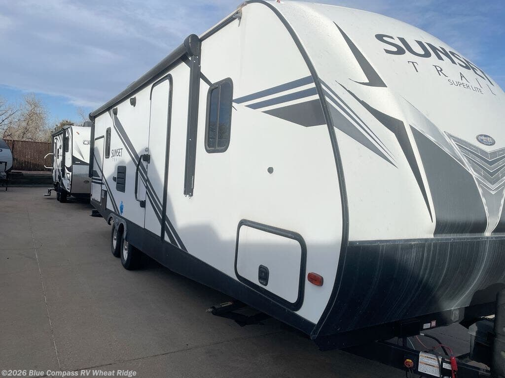 2019 Sunset Trail Super Lite SS253RB by CrossRoads from Blue Compass RV Wheat Ridge in Wheat Ridge, Colorado
