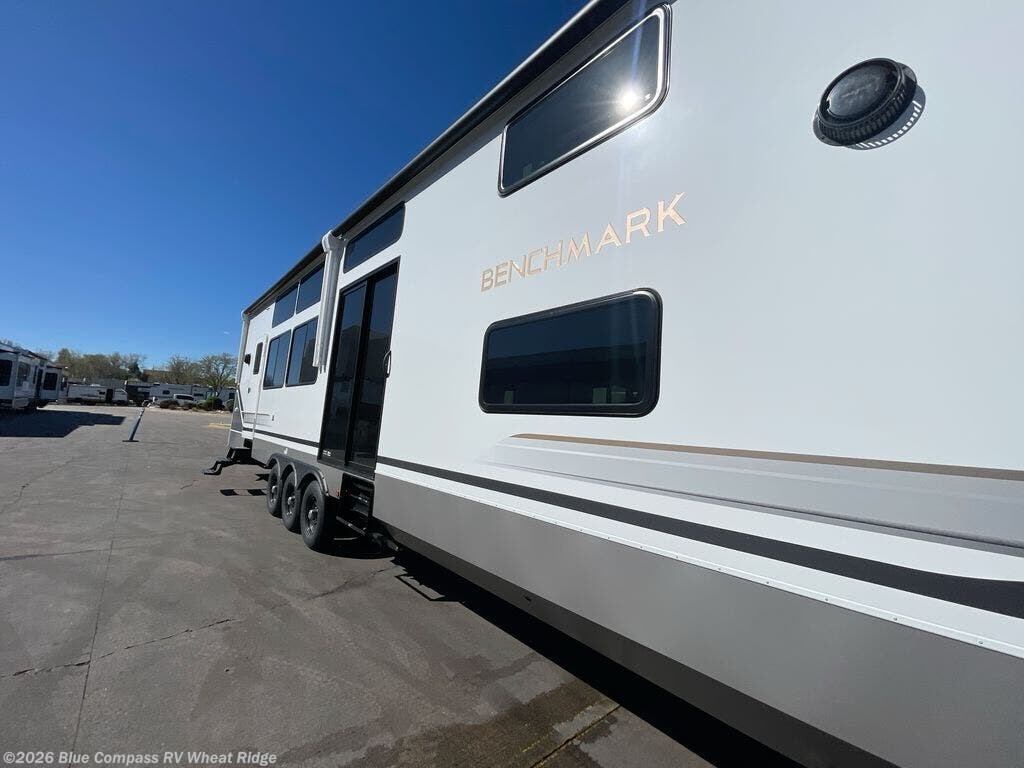 2026 Benchmark 44LFT by Alliance RV from Blue Compass RV Wheat Ridge in Wheat Ridge, Colorado