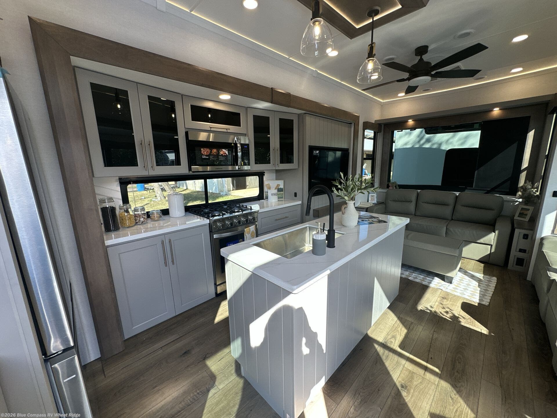 2026 Benchmark 42LFT by Alliance RV from Blue Compass RV Wheat Ridge in Wheat Ridge, Colorado