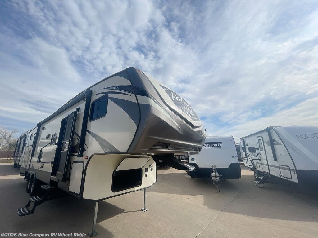 2018 Volante 310BH by CrossRoads from Blue Compass RV Wheat Ridge in Wheat Ridge, Colorado