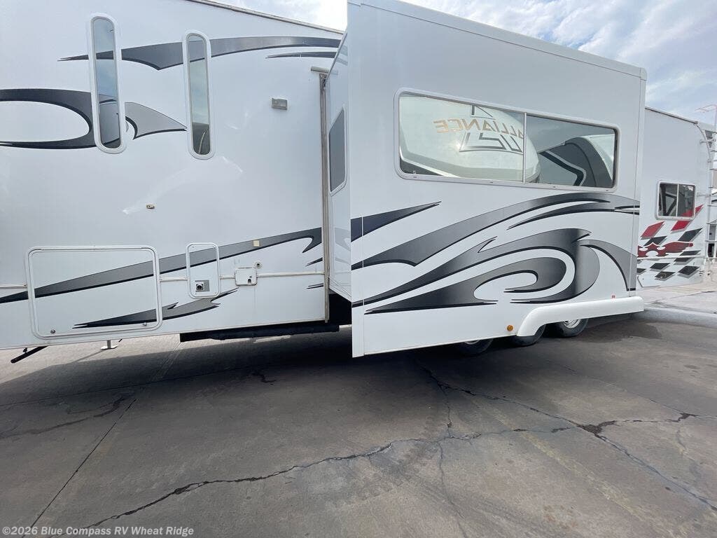 Used 2009 Weekend Warrior Weekend Warrior 3805RKD available in Wheat Ridge, Colorado
