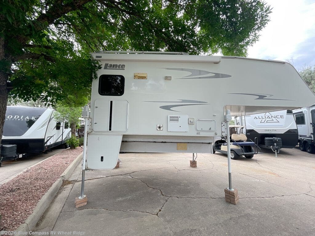 2006 Lance Lance Max 981 - Used Travel Trailer For Sale by Blue Compass RV Wheat Ridge in Wheat Ridge, Colorado