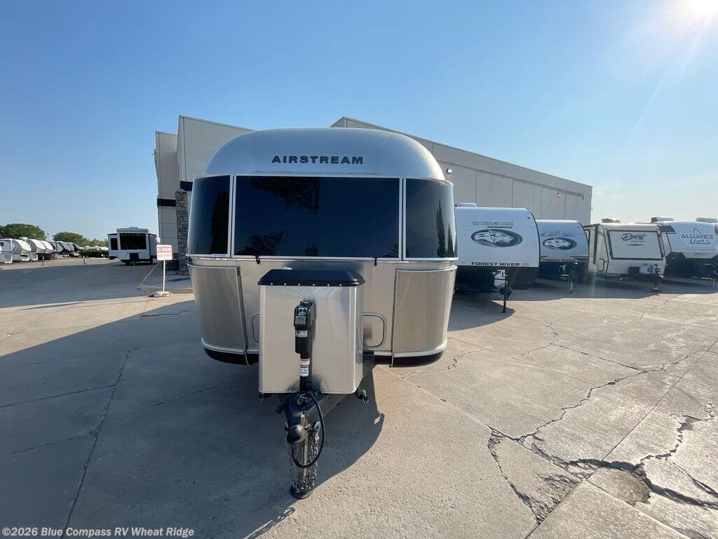 Used 2024 Airstream Classic 33FB available in Wheat Ridge, Colorado