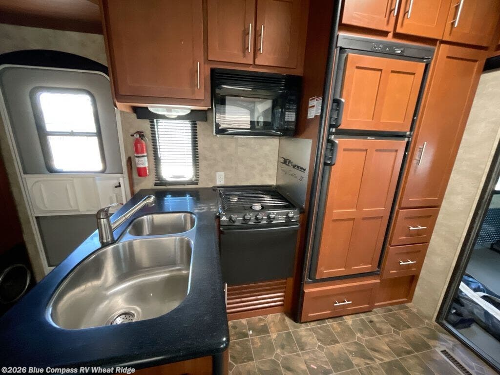 2010 Fuzion 302 by Keystone from Blue Compass RV Wheat Ridge in Wheat Ridge, Colorado