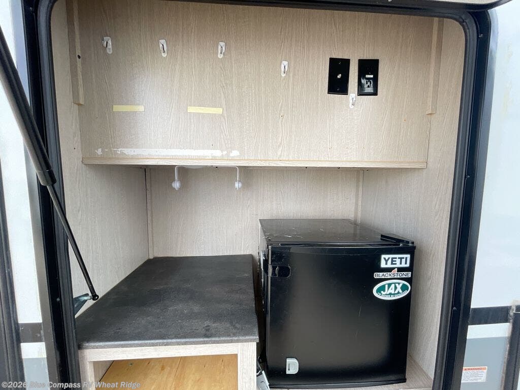 Used 2022 Coachmen Apex Ultra-Lite 293RLDS available in Wheat Ridge, Colorado