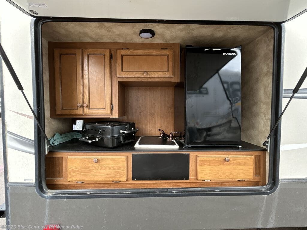 2016 Sunset Trail Super Lite ST300BH by CrossRoads from Blue Compass RV Wheat Ridge in Wheat Ridge, Colorado