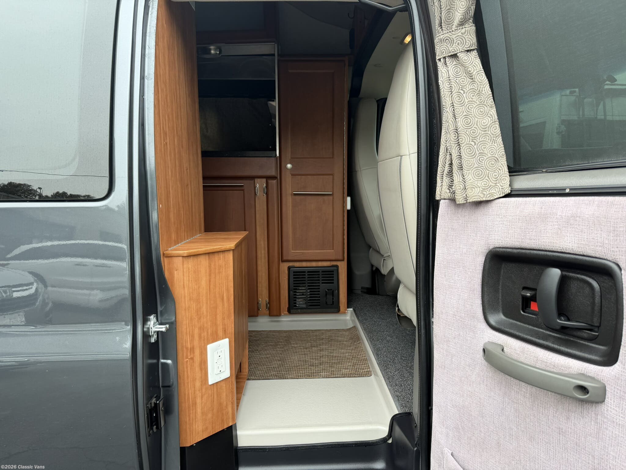 2016 Roadtrek 190 Popular - Used Class B For Sale by Classic Vans in Hayward, California