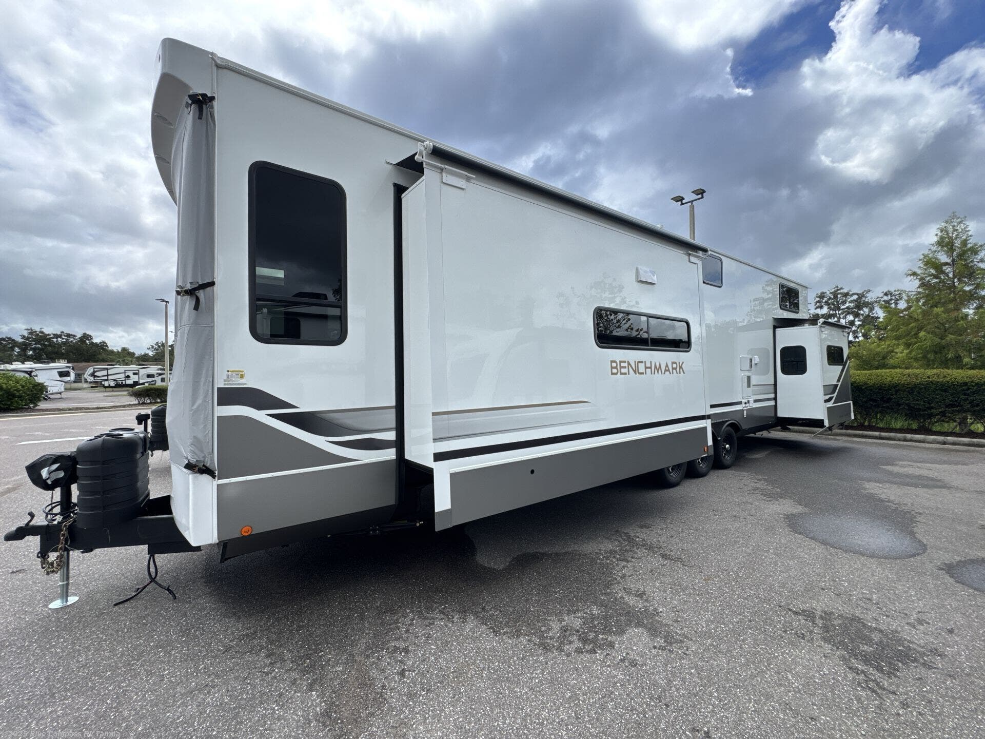 New 2026 Alliance RV Benchmark 42LFT available in Dover, Florida