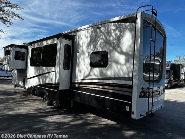 New 2025 Jayco Pinnacle 38FBRK available in Dover, Florida