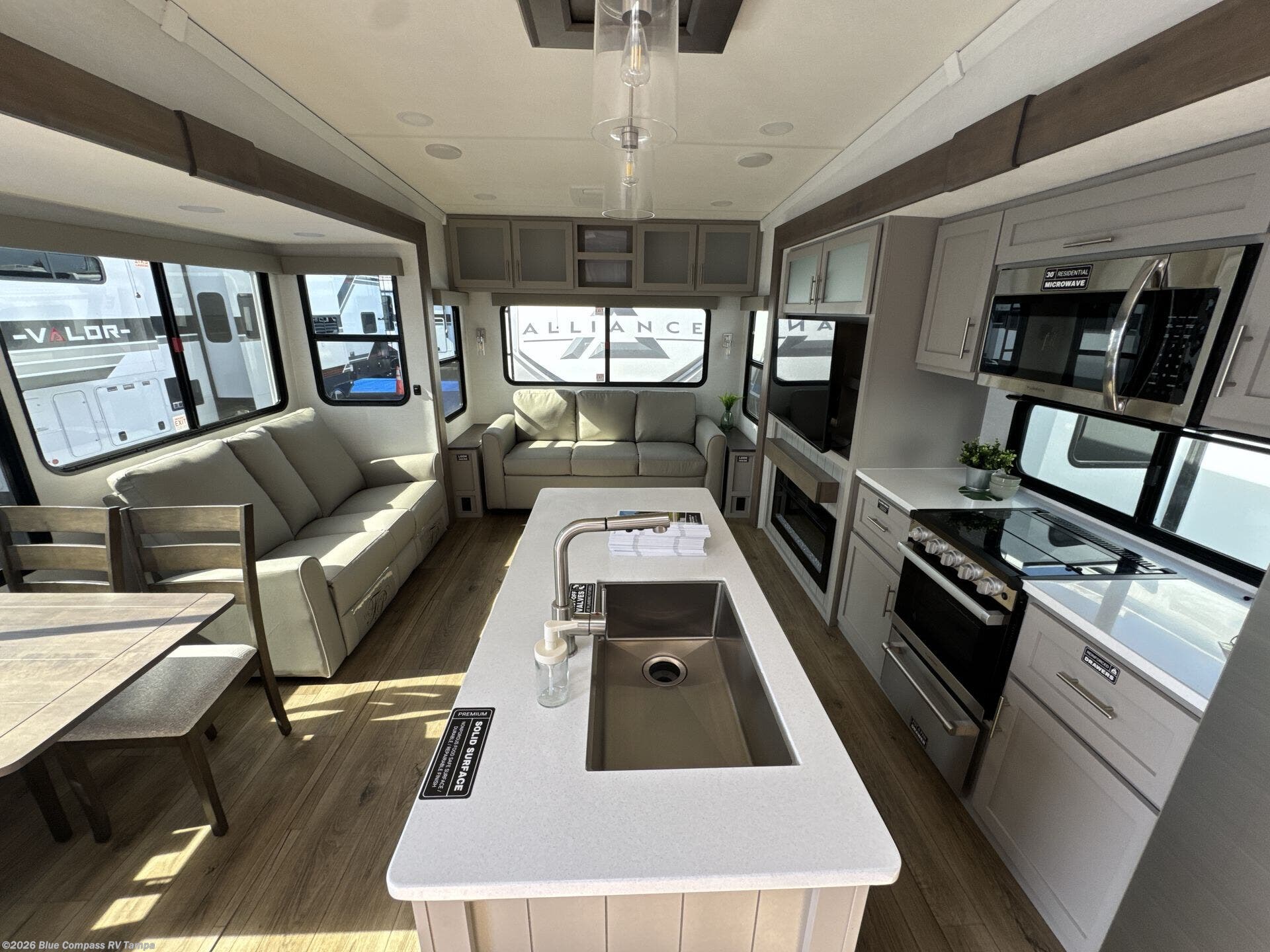 New 2026 Alliance RV Avenue 32RLS available in Dover, Florida