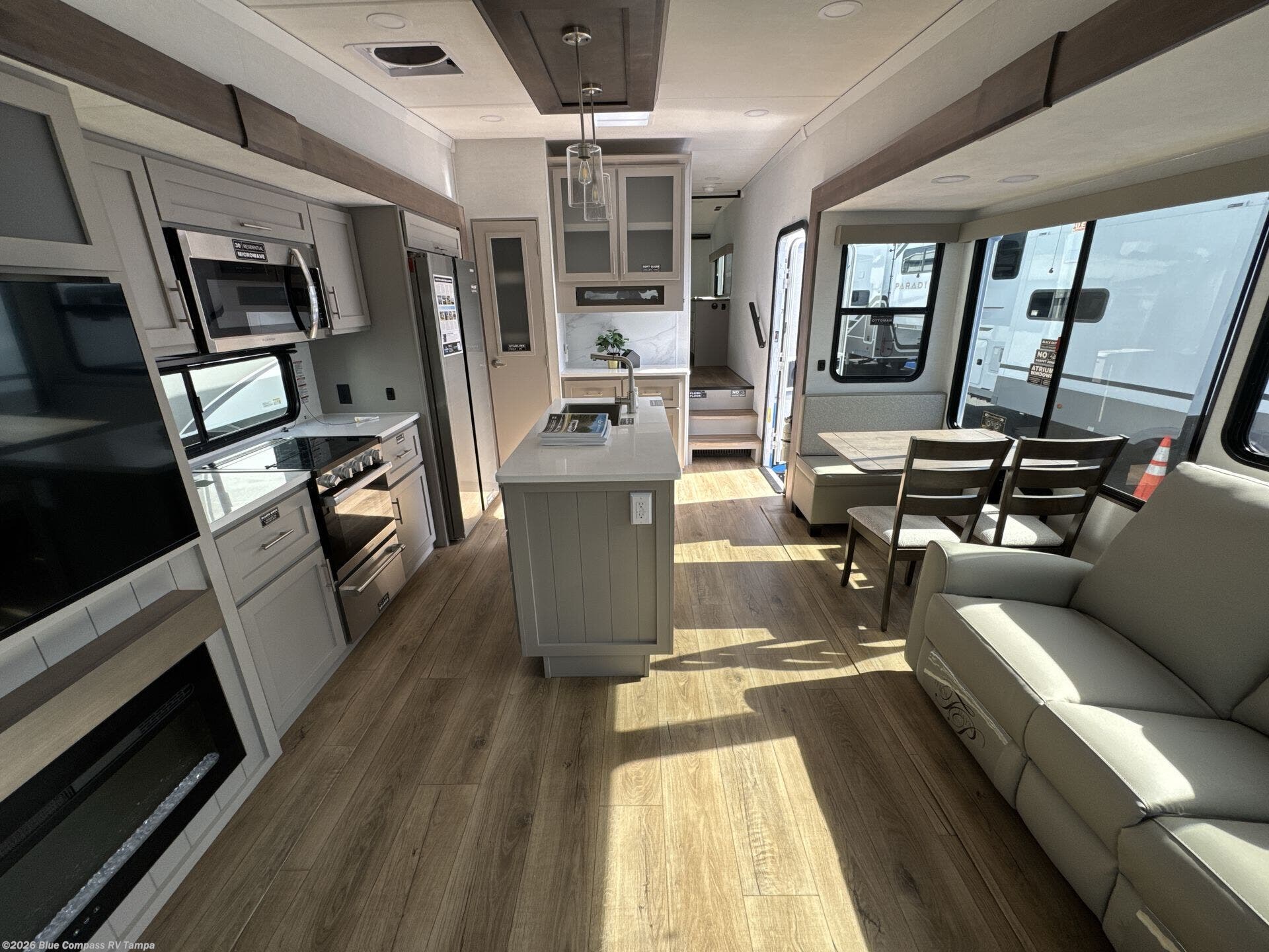2026 Avenue 32RLS by Alliance RV from Blue Compass RV Tampa in Dover, Florida