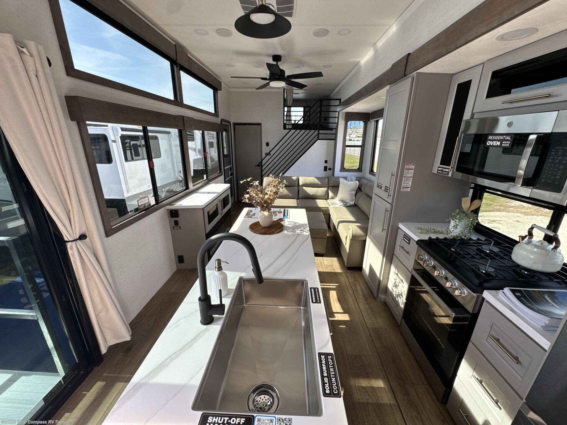 2026 Benchmark 44LFT by Alliance RV from Blue Compass RV Tampa in Dover, Florida