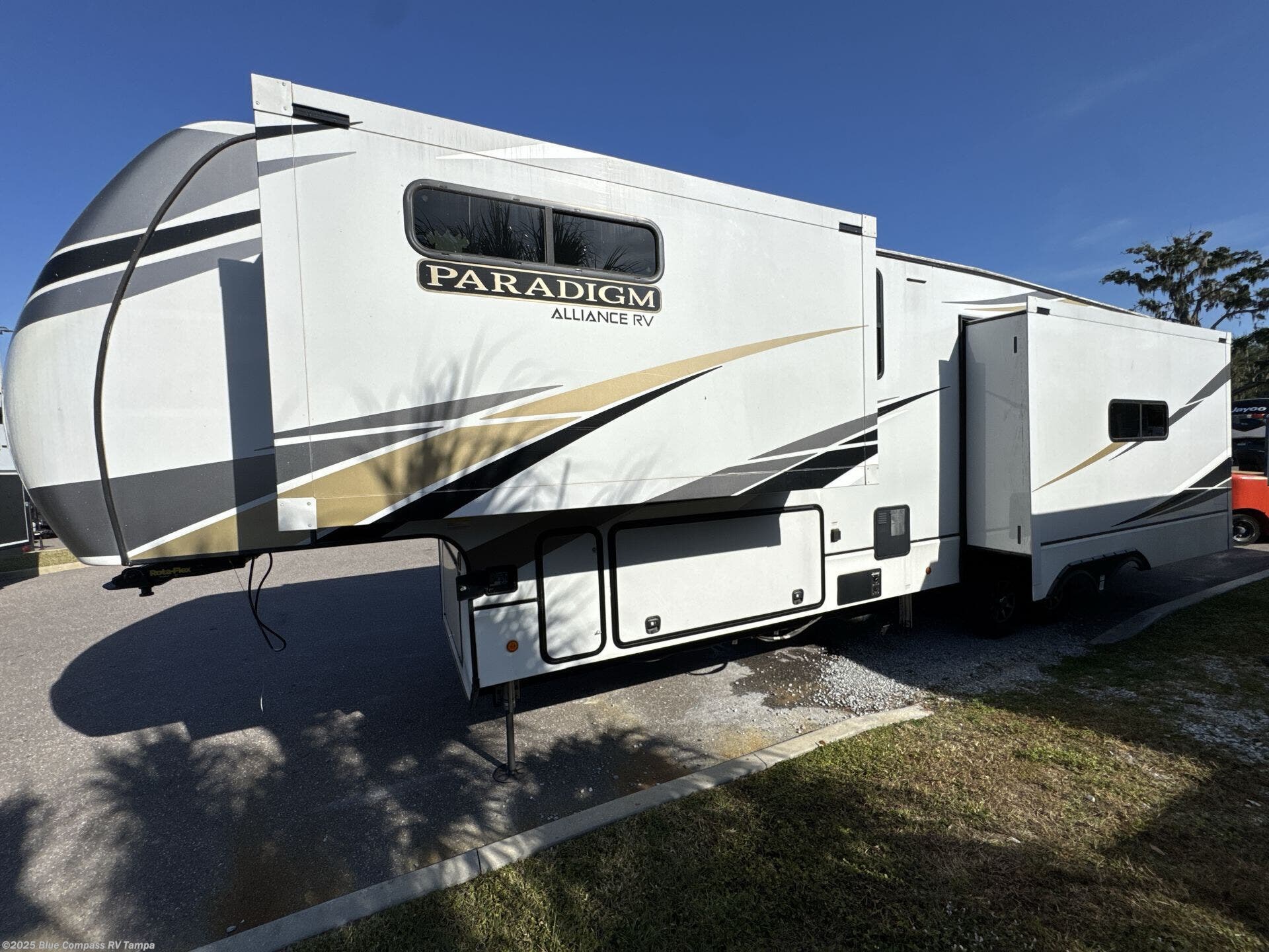 2021 Paradigm 340RL by Alliance RV from Blue Compass RV Tampa in Dover, Florida